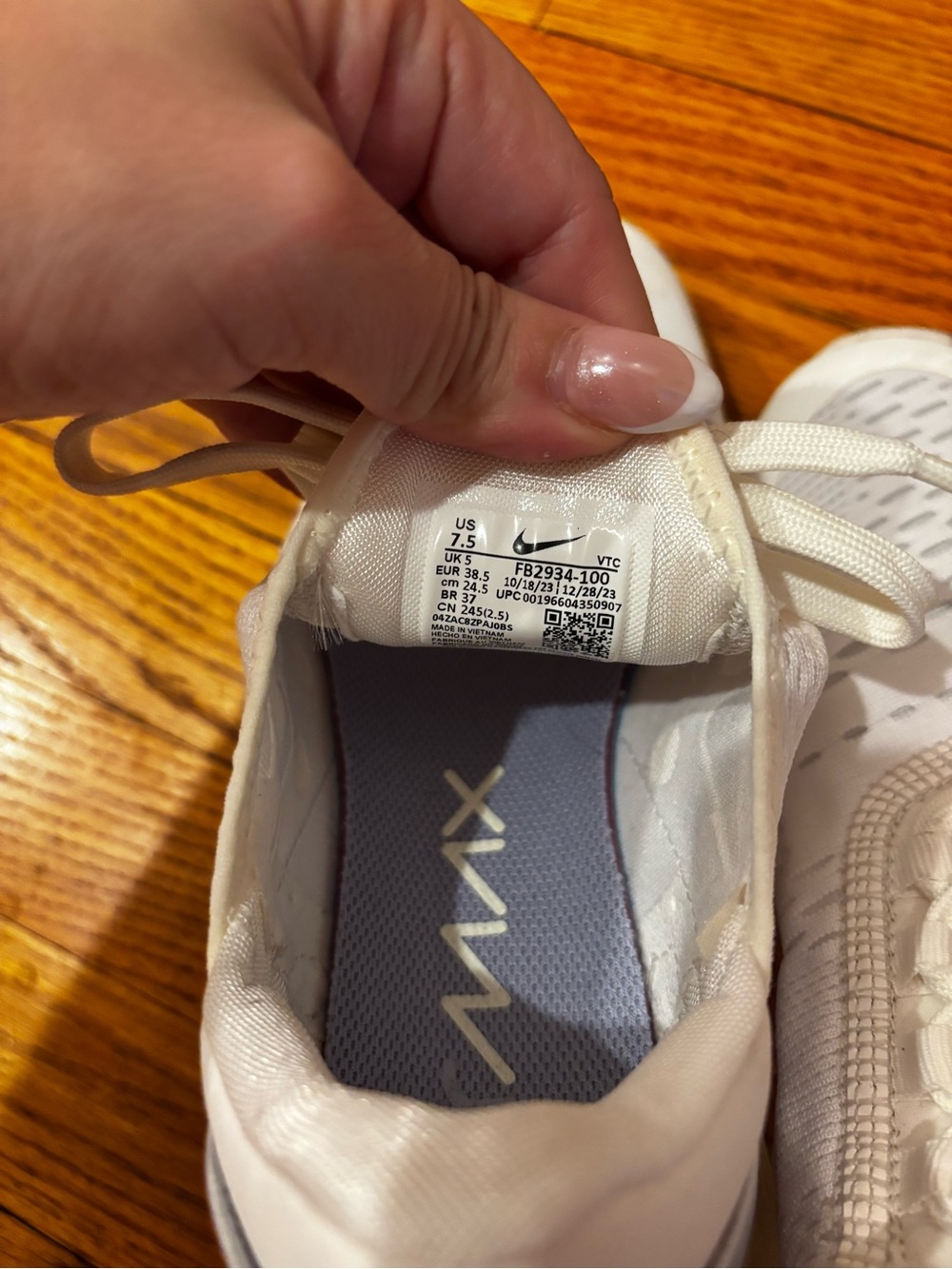 Nike Women’s Air Max 270 Sneakers in White and Light Gray - Picture 2 of 5